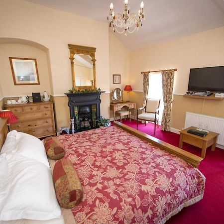 Victoria House Room Only Accommodation Карнарфон Екстериор снимка
