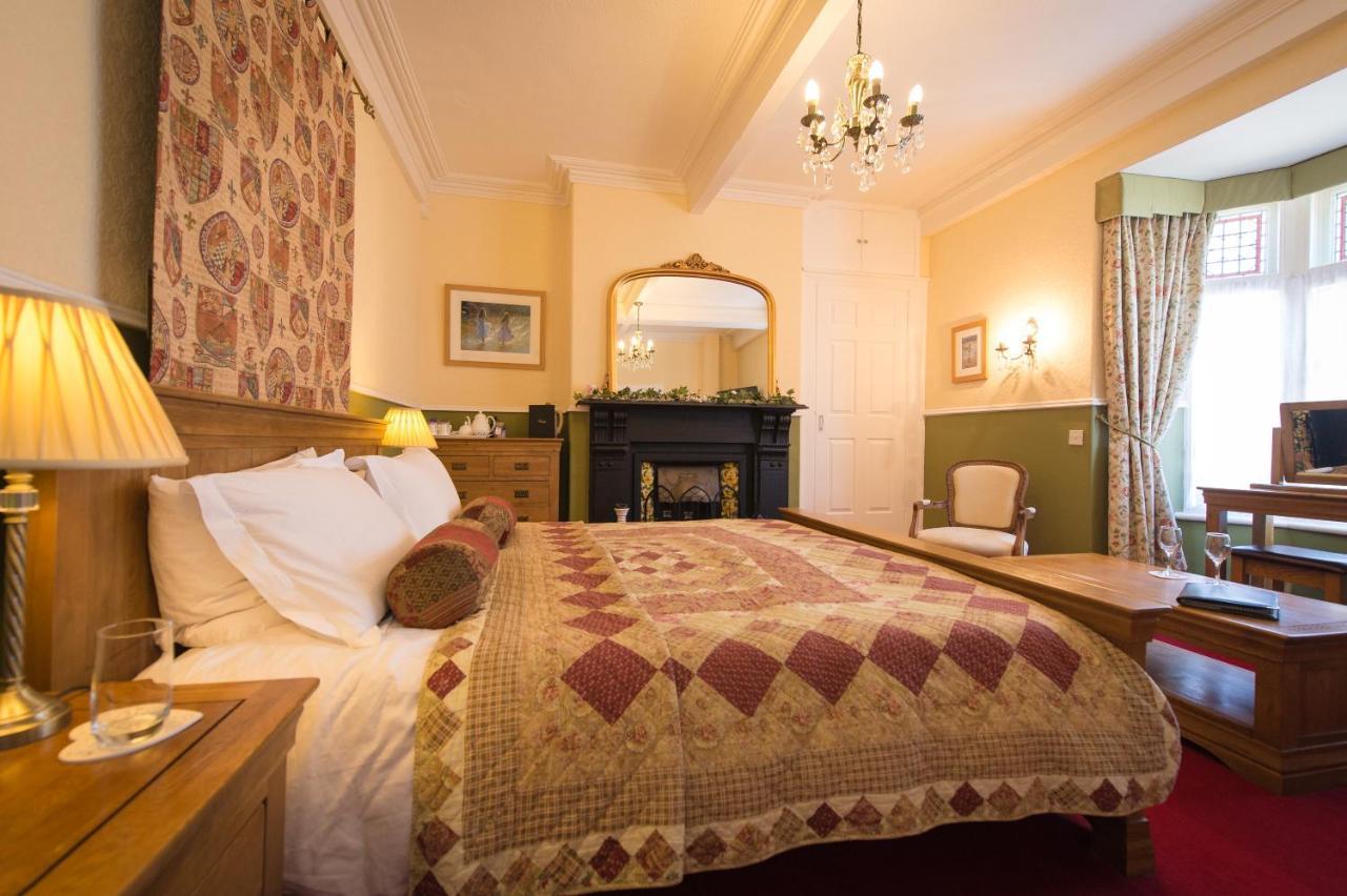Victoria House Room Only Accommodation Карнарфон Екстериор снимка