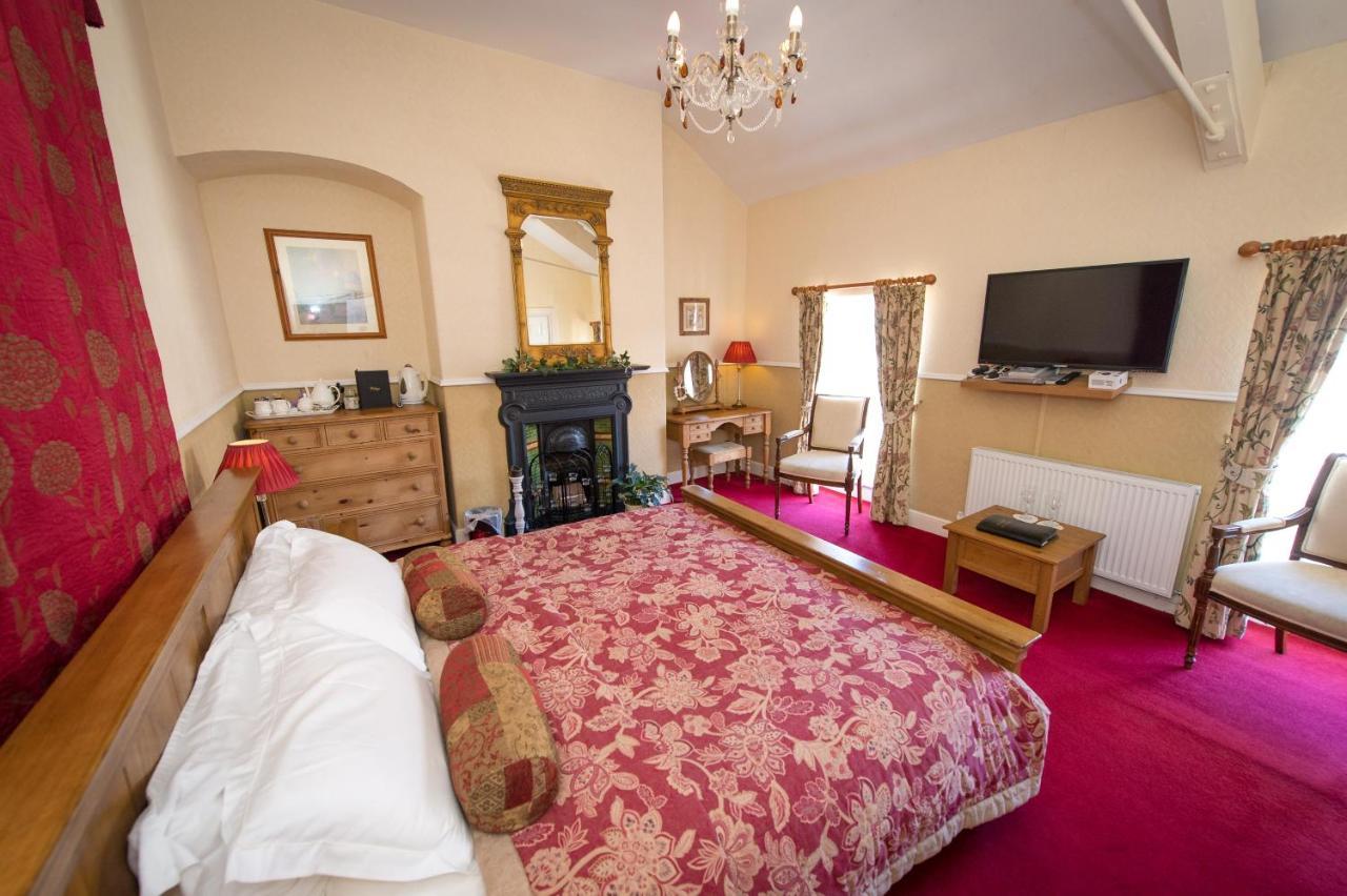 Victoria House Room Only Accommodation Карнарфон Екстериор снимка
