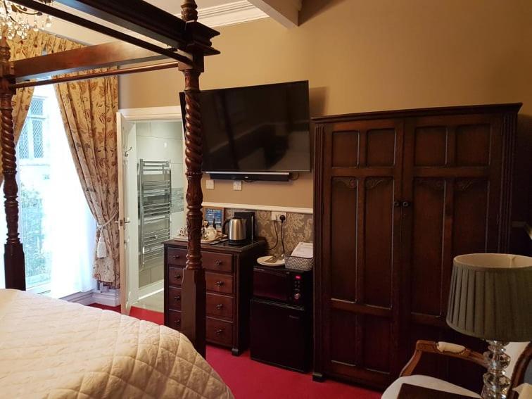 Victoria House Room Only Accommodation Карнарфон Екстериор снимка