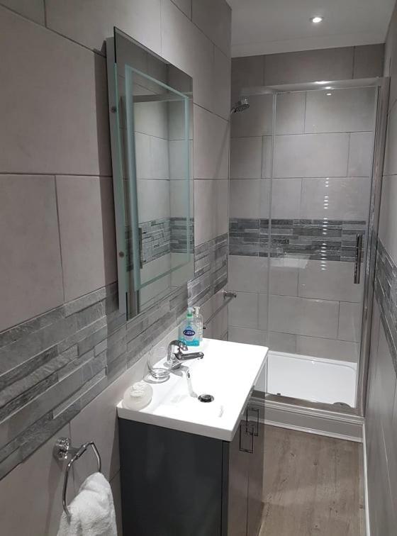 Victoria House Room Only Accommodation Карнарфон Екстериор снимка