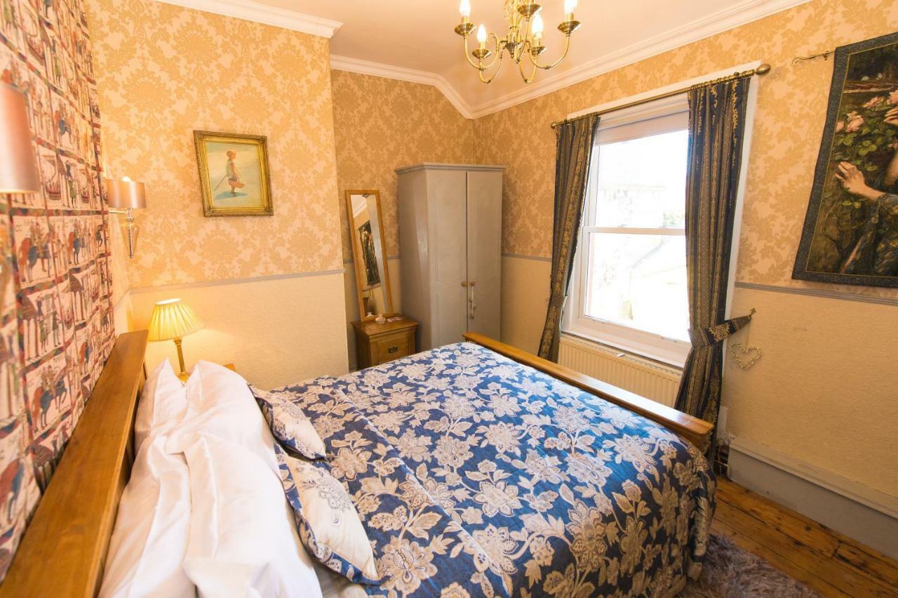 Victoria House Room Only Accommodation Карнарфон Екстериор снимка