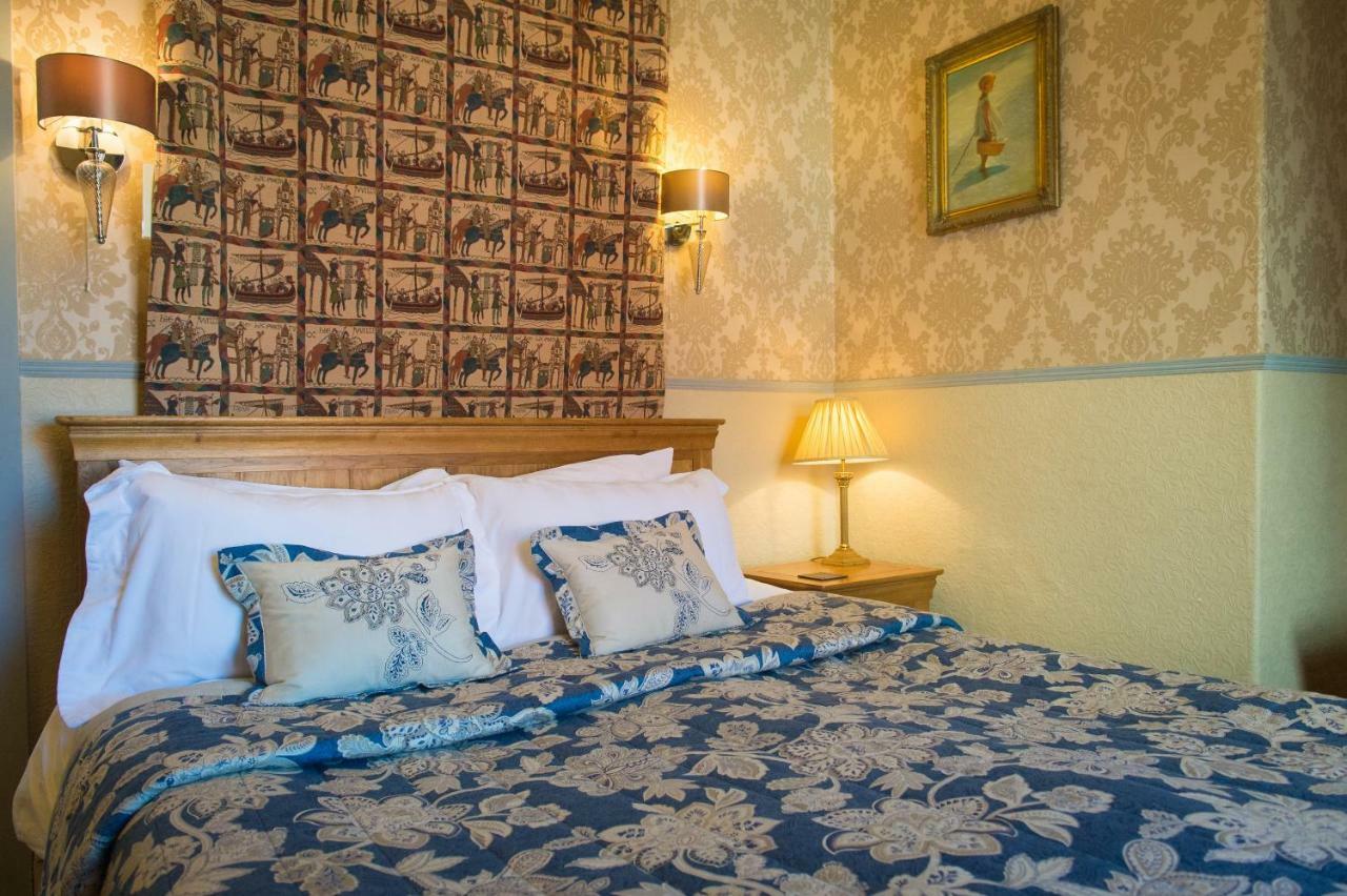 Victoria House Room Only Accommodation Карнарфон Екстериор снимка